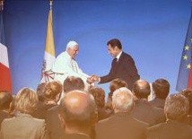 Sarkozy: Religie powinny rozszerzać serce człowieka

