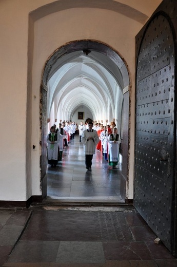 Liturgia wielkopiątkowa z adoracją krzyża 