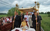 Kolejowa procesja Bożego Ciała w Kuniowie.