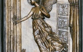 Detal świętych drzwi w Bazylice św. Piotra.