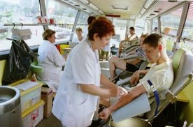 Ambulans im. Jana Pawła II ruszy w Polskę