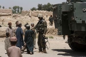 Klich: Trzeba więcej sprzętu do Afganistanu