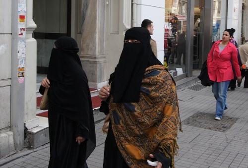 Muzułmanki na ulicy Istambułu
