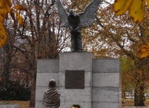 Pomnik ofiar Katynia we Wrocławiu 