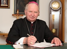 Kielce: Kapłani bronią bp. Ryczana