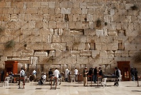 Madonna w Izraelu przed Ścianą Płaczu