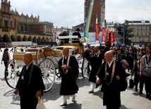 Kraków: O sile modlitwy w religiach świata