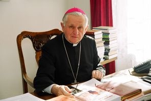 Abp Zimoń o religii w szkole