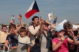 Papież uczy Czechów o Bogu