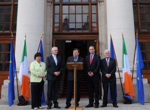 Premier Irlandii Brian Cowen i ministrowie
