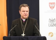 Biskup Janusz Jagucki