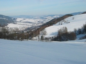 Beskidzkie szczyty przybielił śnieg