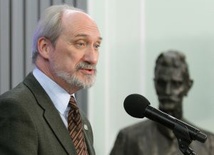 Macierewicz wygrał kolejny proces