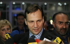 Sikorski: MSZ pomaga Ukrainie