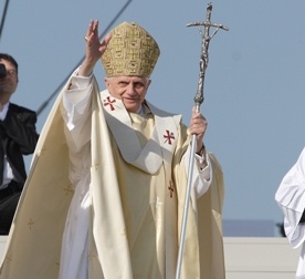 Święci uczą nas kochać Boga i bliźniego