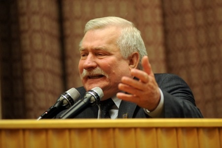 "La Repubblica": Wałęsa plecami do Solidarności