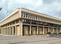 Co z polskimi szkołami na Litwie?