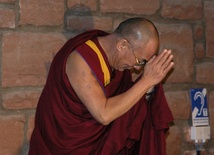 Dalajlama pości i modli się