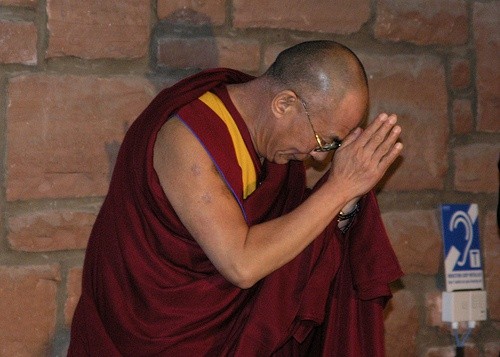 Dalajlama pości i modli się