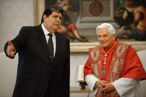  Benedykt XVI i prezydent Peru  Alan Garcia Perez