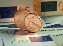 41 proc. Polaków uważa euro za niekorzystne
