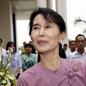 Aung San Suu Kyi spotkała się ze swoją partią