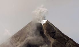 Filipiny: Wulkan Mayon grozi erupcją