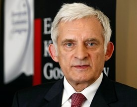 Jerzy Buzek na konsekracji zwierzchnika polskich luteran
