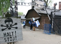 Prezydent zaprosił Miedwiediewa do Auschwitz 