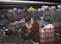 Bezdomni umierają samotnie