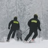 Policjanci na nartach patrolują stoki