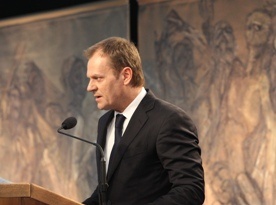 Tusk: Szukać śladów nadziei