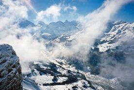 Szwajcaria: 17 godzin pod lawiną
