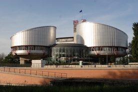 Trybunał w Strasburgu ponownie ws. krzyży