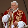 Benedykt XVI ufa swoim współpracownikom