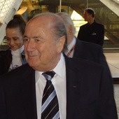 Blatter broni decyzji International Board