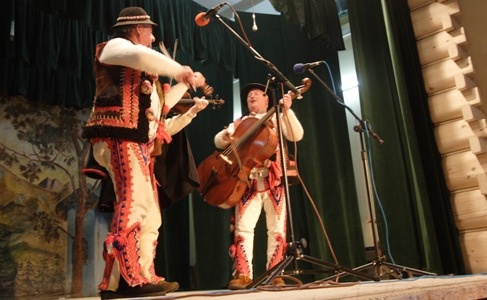 Pseudoludowa chałtura