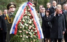 Tusk i Putin upamiętnili Polaków i Rosjan