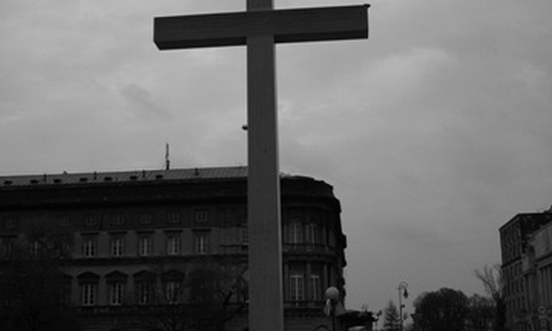 Krzyż papieski na placu Piłsudskiego