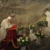 Benedykt XVI w Grocie św. Pawła