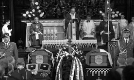Kraków i świat pożegnały parę prezydencką