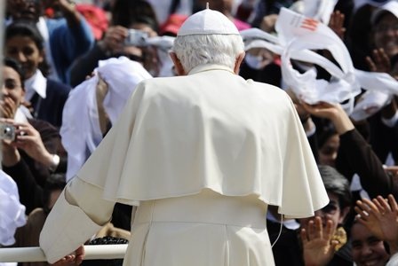 Papież przyjął dymisję kolejnego biskupa