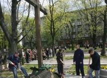 Inscenizacja walk w obronie krzyża nowohuckiego