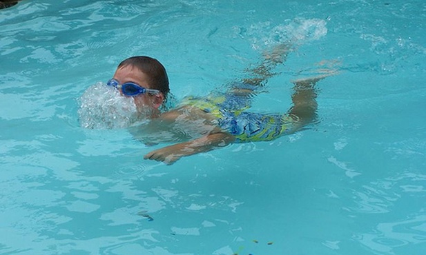 Pływanie, a rozwój dziecka