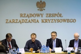 Premier: wały przesiąkają