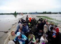 Mieszkańcy dzielnicy Wielowieś ewakuowani amfibią