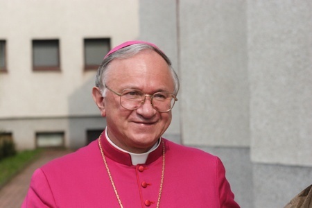 Abp Zimowski o chorobie