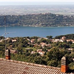 Castel Gandolfo patrzy w niebo