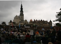 Stypendyści pielgrzymują na Jasną Górę