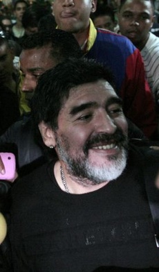 Maradona stawia warunki